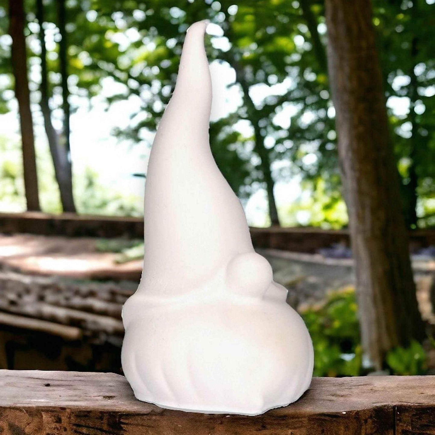 Dwarf and elf decorations – Handmade figures with symbolic power