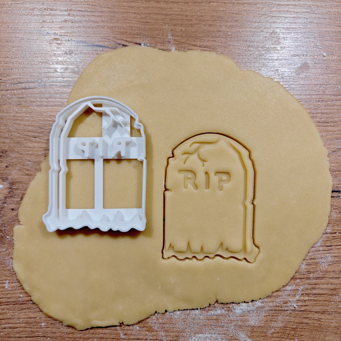 Halloween Gravestone Cookie Cutter – Cookie Cutter for Spooky Treats