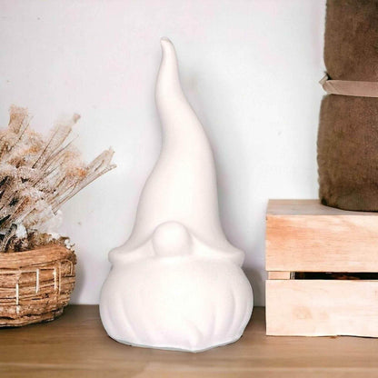 Dwarf and elf decorations – Handmade figures with symbolic power